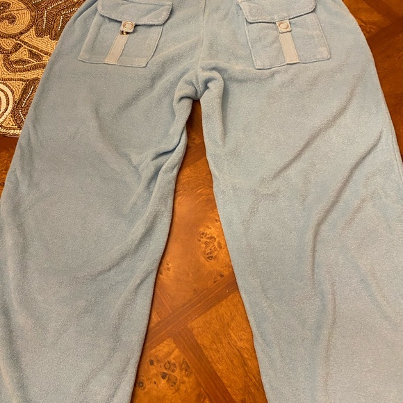 Juicy Couture Capri Sweat Suit - Picture 6 of 9